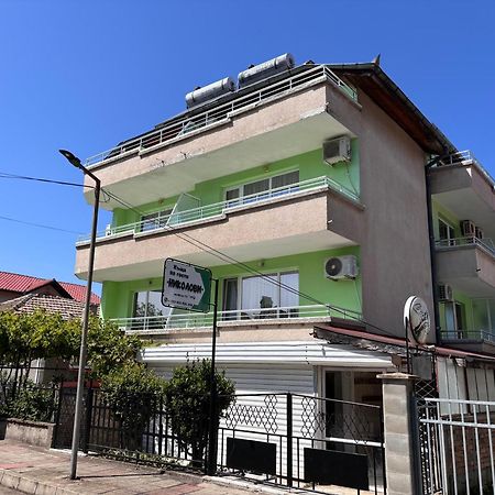 Guest House Nikolovi Lozenets Exterior foto