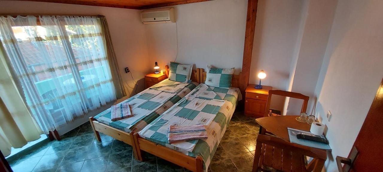 Guest House Nikolovi Lozenets Exterior foto