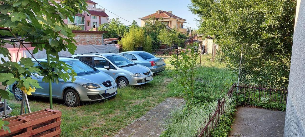 Guest House Nikolovi Lozenets Exterior foto