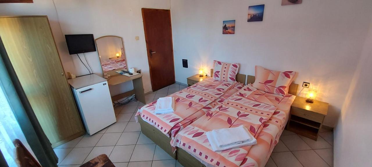 Guest House Nikolovi Lozenets Exterior foto