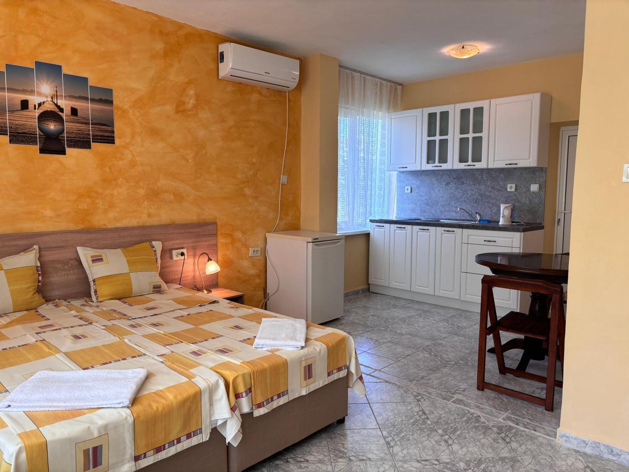 Guest House Nikolovi Lozenets Exterior foto